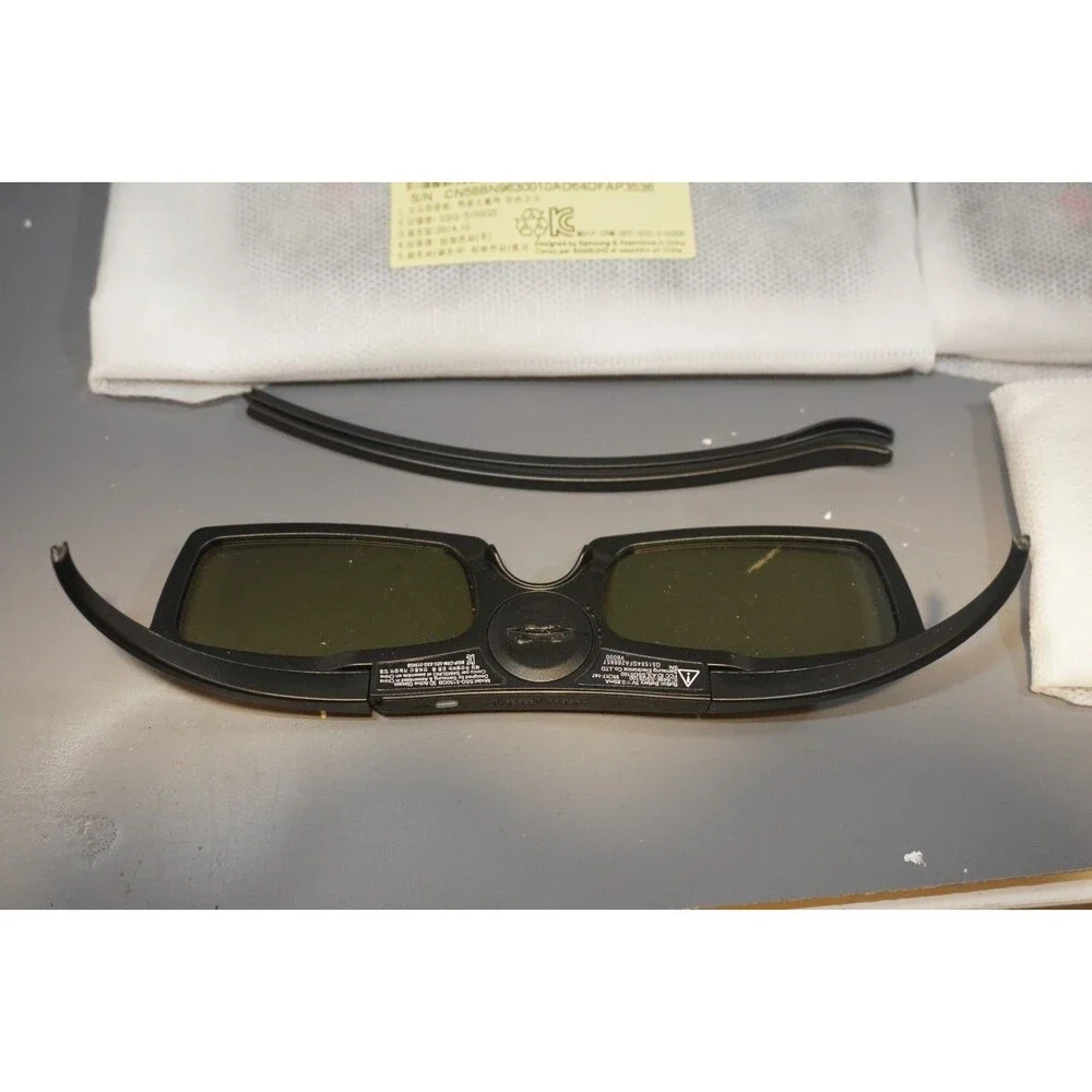 Samsung TV Accessory Kit (4 pairs) HD 3D Active Glasses SSG-5150GB Lot of 3 New